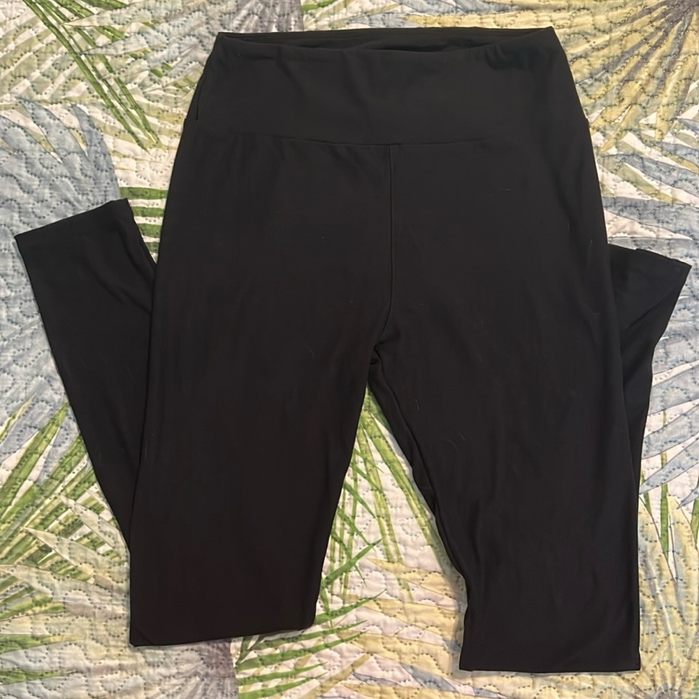 LulaRoe one size black leggings